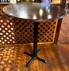 DESCRIPTION: BAR HEIGHT ROUND TABLE SIZE: 36" LOCATION: MAIN DINING QTY: 1