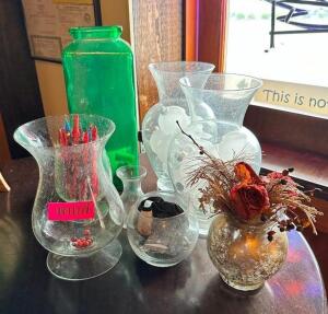 DESCRIPTION: LOT OF VASES LOCATION: BAR QTY: 1