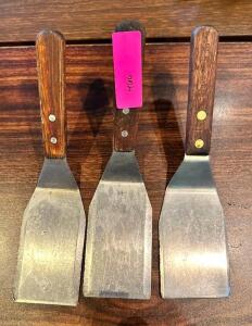 DESCRIPTION: (3) SPATULAS LOCATION: MAIN DINING QTY: 3