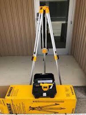 DESCRIPTION: (1) HEAVY DUTY TRANSIT LEVEL BRAND/MODEL: DEWALT #DW092PK INFORMATION: YELLOW SIZE: 20X WITH TRIPOD AND GRADE ROD RETAIL$: $1065.04 EA QT