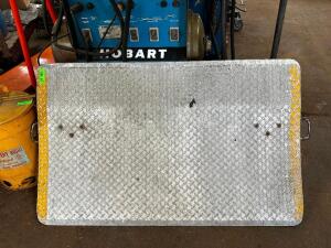 HEAVY DUTY METAL DOCK PLATE