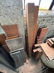 LARGE GROUP OF VINTAGE WOOD