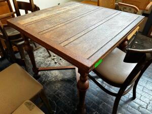 ANTIQUE OAK HARDWOOD DINING TABLE