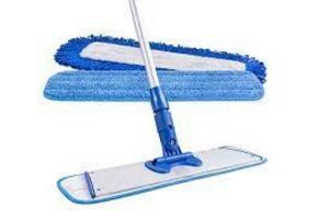 DESCRIPTION: (1) SET OF APPROX (18) DUST MOPS AND (1) HANDLEQTY: 1