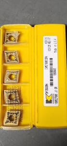 DESCRIPTION: (20) CNMG543RN CARBIDE URNING INSERTS BRAND/MODEL: KENNAMETAL CNMG160612RN RETAIL$: $41.10 PER INSERT QTY: 20