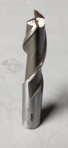 DESCRIPTION: (1) HSS SQ END MILL BRAND/MODEL: VC 01748052 SIZE: 1/2" D 1-1/2" LOC RETAIL$: $32.87 QTY: 1