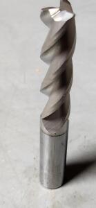 DESCRIPTION: (2) SOLID CARBIDE FINISHING END MILL BRAND/MODEL: MA FORD 10627 SIZE: 1/2"D 2" LOC .030 RAD RETAIL$: 112.20 EA QTY: 2