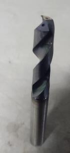 DESCRIPTION: (1) SOLID CARBIDE COOLANT THRU SCREW MACHINE DRILL BIT BRAND/MODEL: SUMITOMO MDS098MHV SIZE: 9.8mm D 140dEG RETAIL$: $145.97 QTY: `1