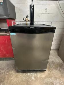 DANBY BEER KEG COOLER - IN WORKING ORDER.