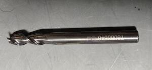 DESCRIPTION: (5) SOLID CARBIDE SQ END MILL BRAND/MODEL: ACCUPRO 78088846 SIZE: 1/4" DIA 5/8" LOC RETAIL$: $52.80 QTY: 5