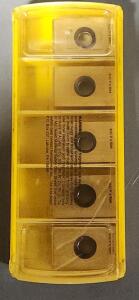 DESCRIPTION: (10) CARBIDE MILLING INSERTS BRAND/MODEL: KENNAMETAL DWG 1573706R00 RETAIL$: 17.35 PER INSERT QTY: 10