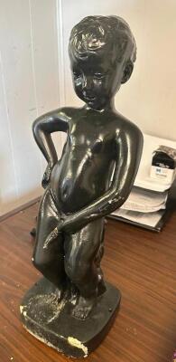 20" BLACK WATER FEATURE STATUE W/ PUMP AND CORD.