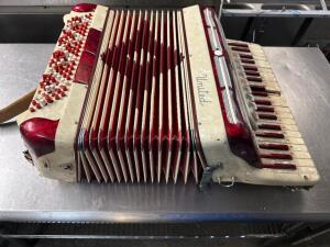 UNITED MAROTTA RED AND WHITE ACCORDIAN