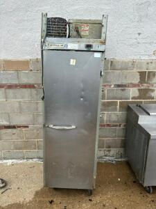 BEVERAGE AIR SINGLE DOOR COOLER.