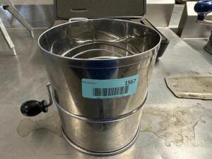 STAINLESS FLOUR SIFTER