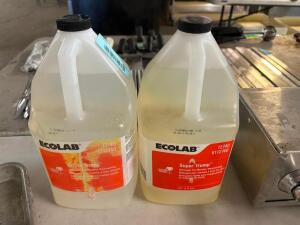 (2) GALLONS OF ECOLAB SUPER TRUMP CLEANER