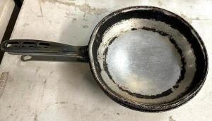 (3) 10" SKILLETS