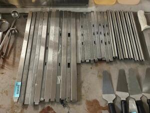 (1) LOT OF ASSORTED 12" AND 18" STAINLESS DIVIDERS.