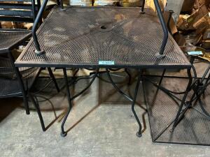 30" X 30" METAL PATIO TABLE