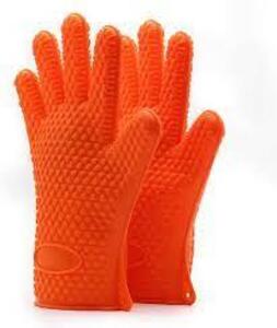 DESCRIPTION: (6) COOKING GLOVES BRAND/MODEL: CHEF'S NECESSITIES INFORMATION: PINK RETAIL$: $12.00 EA QTY: 6