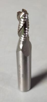 DESCRIPTION: (3) COBALT ROUGHING END MILL BRAND/MODEL: VC 01886167 SIZE: 1/4"D 5/8" LOC 3.8"SD RETAIL$: 39.64 EEA QTY: 3