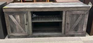 WYNNLOW TV STAND