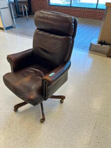 HIGH BACK EXECUTIVE OFFICE CHAIR