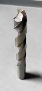 DESCRIPTION: (1) COBALT JOBEER DRILL BIT BRAND/MODEL: CHICAGO-LATROBE 50082 SIZE: 5/8" DIA 135 DEG RETAIL$: $96.26 QTY: 1