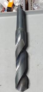 DESCRIPTION: (1) HSS TAPER SHANK DRILL BIT BRAND/MODEL: VC 01541341 SIZE: 1-17/32" 4MT SHANK RETAIL$: $427.50 QTY: 1