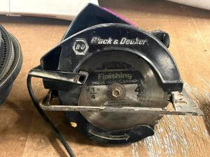 BLACK AND DECKER CIRCULAR SAW