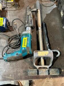 DESCRIPTION: (2) ASSORTED HAND TOOLS AND (1) DRILL LOCATION: WAREHOUSE THIS LOT IS: ONE MONEY QTY: 1