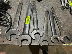 DESCRIPTION: (6) HEAVY DUTY MACHINE WRENCHES LOCATION: WAREHOUSE THIS LOT IS: ONE MONEY QTY: 1