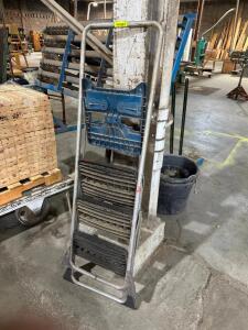 DESCRIPTION: 4' FOLDING PAINTERS LADDER LOCATION: WAREHOUSE QTY: 1