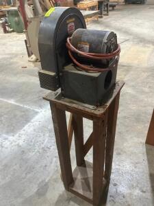 DESCRIPTION: DAYTON 2C820 BLOWER MOTOR BRAND / MODEL: DAYTON 2C820 LOCATION: WAREHOUSE QTY: 1