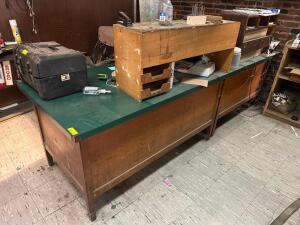 DESCRIPTION: 12' WOODEN DESK W/ GREEN COMPOSITE TOP ADDITIONAL INFORMATION W/ RISER AND CHAIR LOCATION: SALES QTY: 1