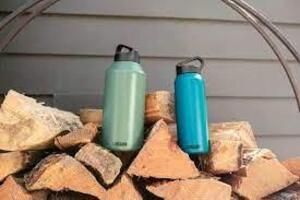 DESCRIPTION: (1) SET OF (2) WATER BOTTLE BRAND/MODEL: THERMOFLASK SIZE: 32 OZ RETAIL$: $50.00 EA QTY: 1