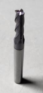 DESCRIPTION: (5) SOLID CARBIDE SQ END MILL BRAND/MODEL: YG1 07569TF SIZE: 13/64" DIA 5/8" LOC RETAIL$: 15.09 EA QTY: 5