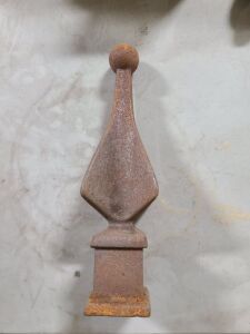 DESCRIPTION: (2) FENCE TOPPER BRAND/MODEL: MUST COME INSPECT INFORMATION: CAST IRON SIZE: SPEAR SHAPE RETAIL$: $14.59 EA QTY: 2