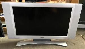 MAGNAVOX 32" LCD HDTV