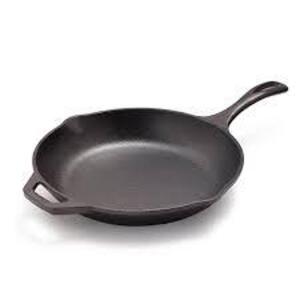 DESCRIPTION: (1) SEASONED CAST IRON SKILLET BRAND/MODEL: LODGE SIZE: 11 IN RETAIL$: $40.00 EA QTY: 1