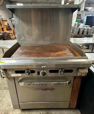 SOUTH BEND 36" GRIDDLE TOP RANGE W/ LOWER CONVENTIONAL OVEN.