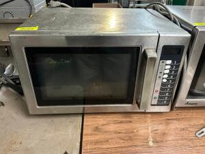 AMANA 1000 WATT COMMERCIAL MICROWAVE.