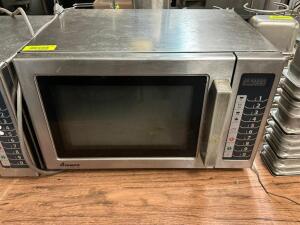 AMANA 1000 WATT COMMERCIAL MICROWAVE.