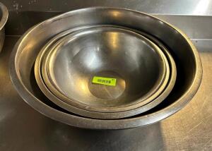 (4) ASSORTED STAINLESS MIXING BOWLS