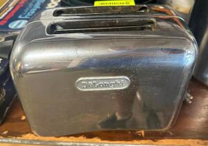 DELONGHI HOUSE HOLD STAINLESS TOASTER