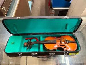 VIOLIN W/ CASE