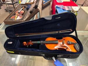 3/4 SIZE VIOLIN W/ CASE AND BOW