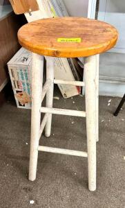 BAR HEIGHT STOOL