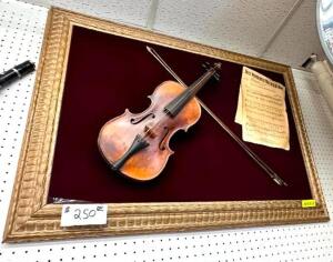 VIOLIN WALL DECOR