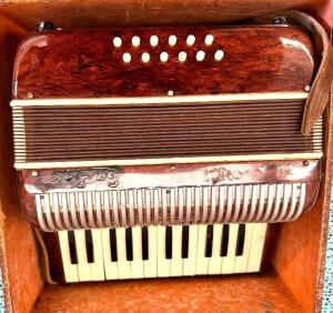 VINTAGE ACCORDION W/ CASE